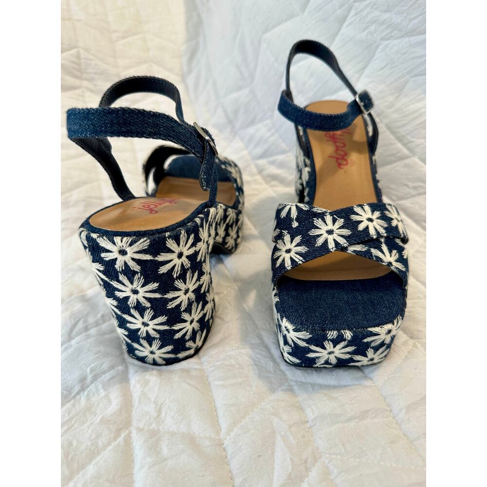 Women’s Jelly pop Bohemian Flower Embroidered Chunky Heels, size 8, denim,